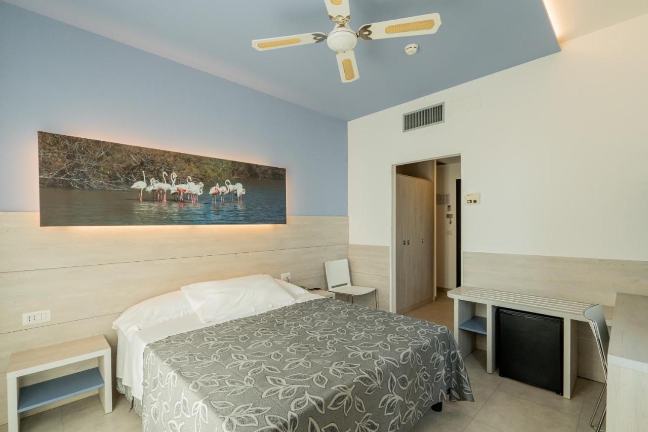 Clipper Hotell Pesaro Exteriör bild