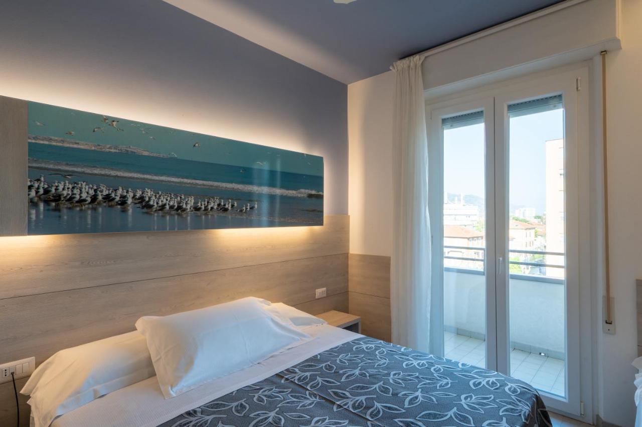 Clipper Hotell Pesaro Exteriör bild