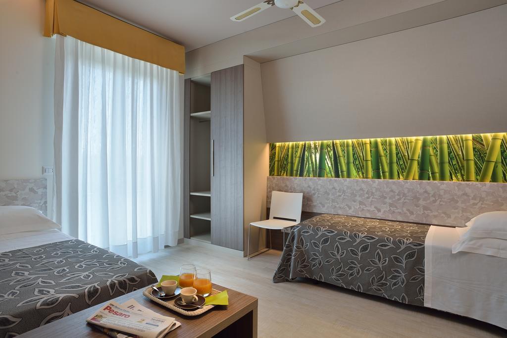 Clipper Hotell Pesaro Exteriör bild